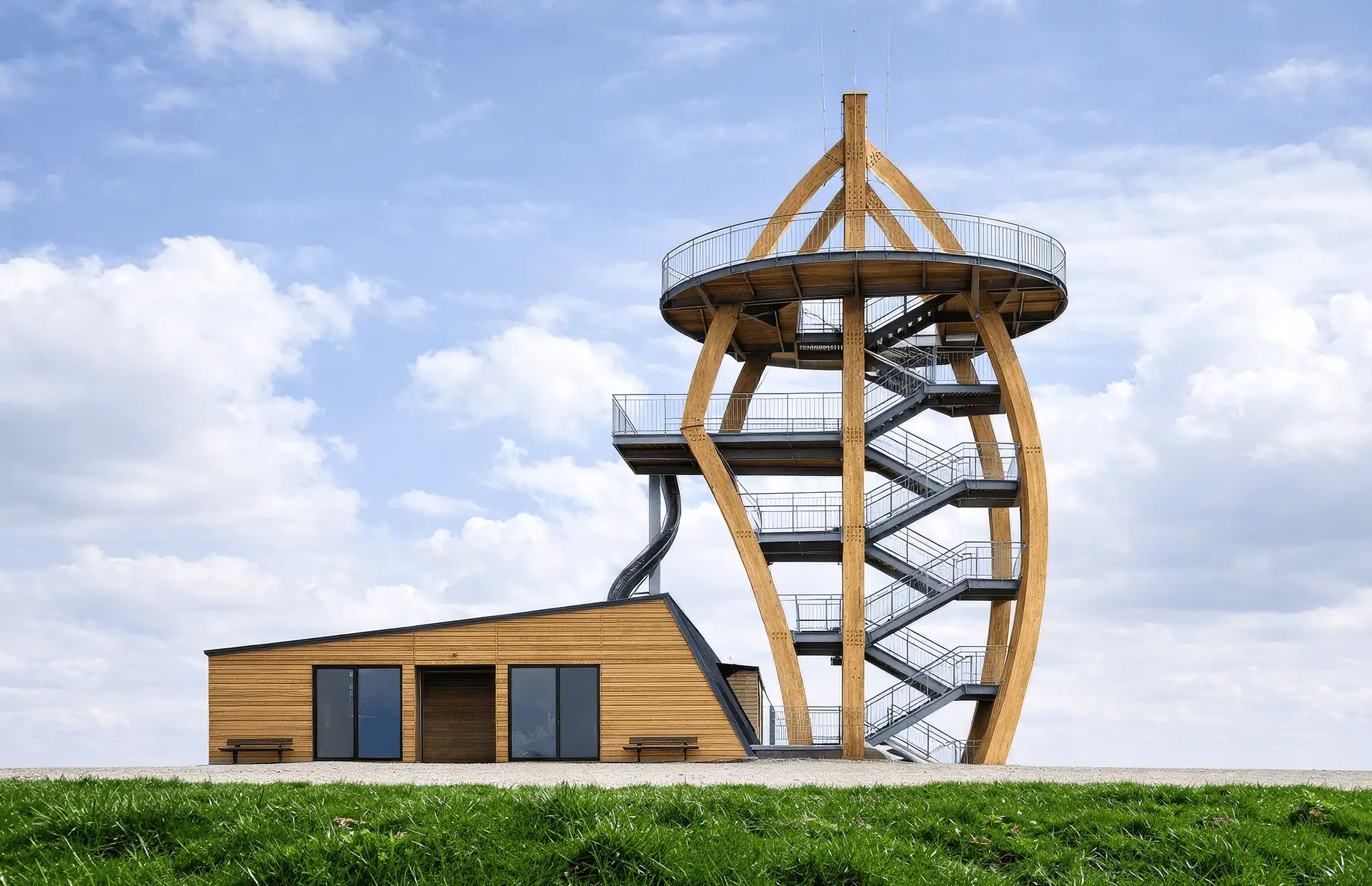 Noahs Segel Aussichtsturm